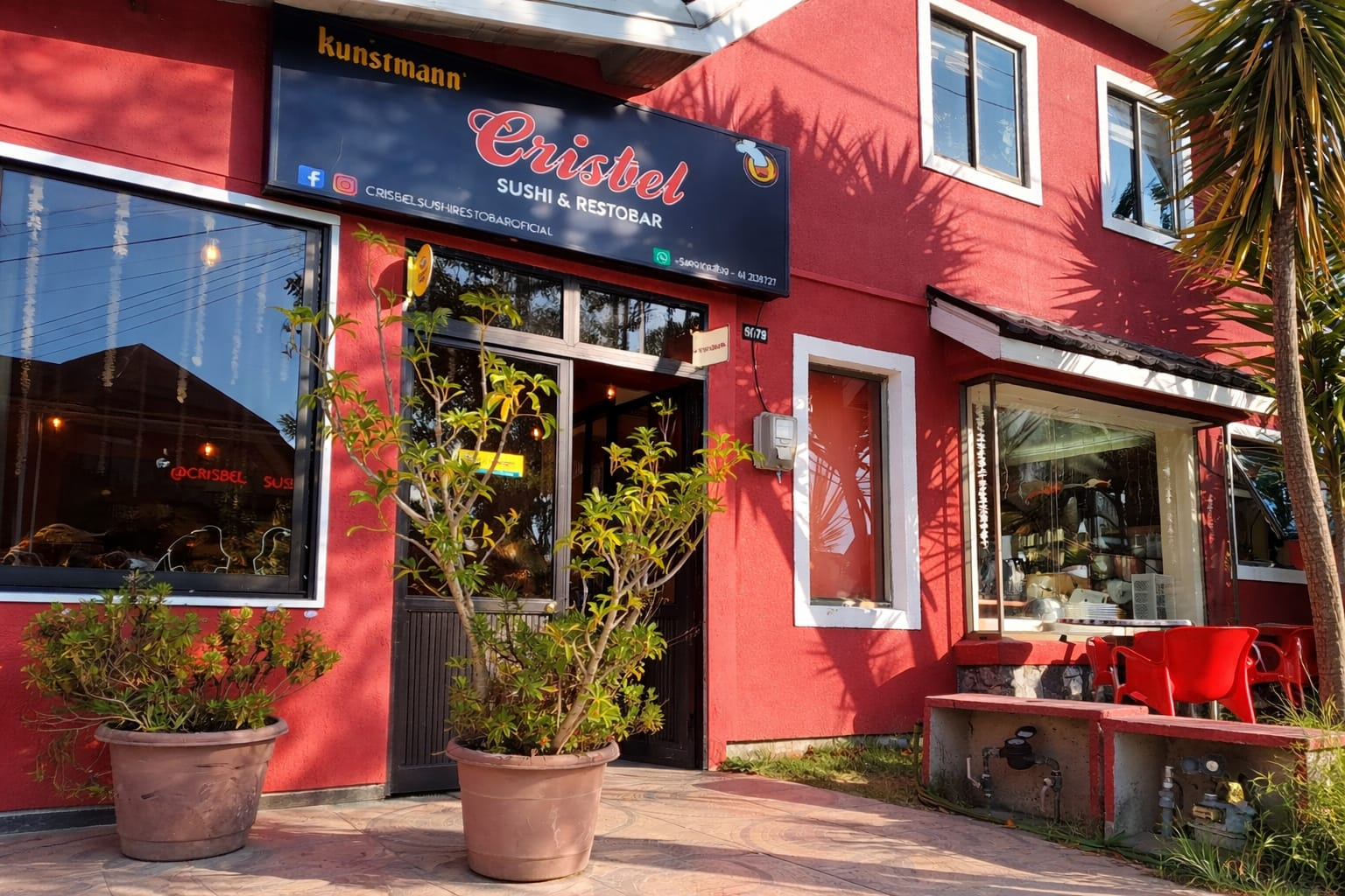 Crisbel Sushi & Restobar - Nuestro Local